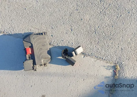 2017 Infiniti Qx30 Luxury z USA, uszkodzony, nr VIN SJKCH5CP9HA018186